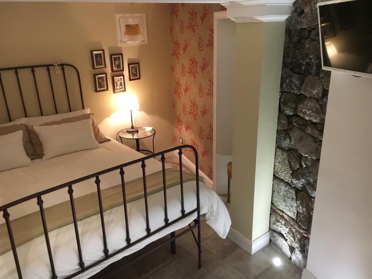 Dimora Del Papa Apartment Катания Екстериор снимка