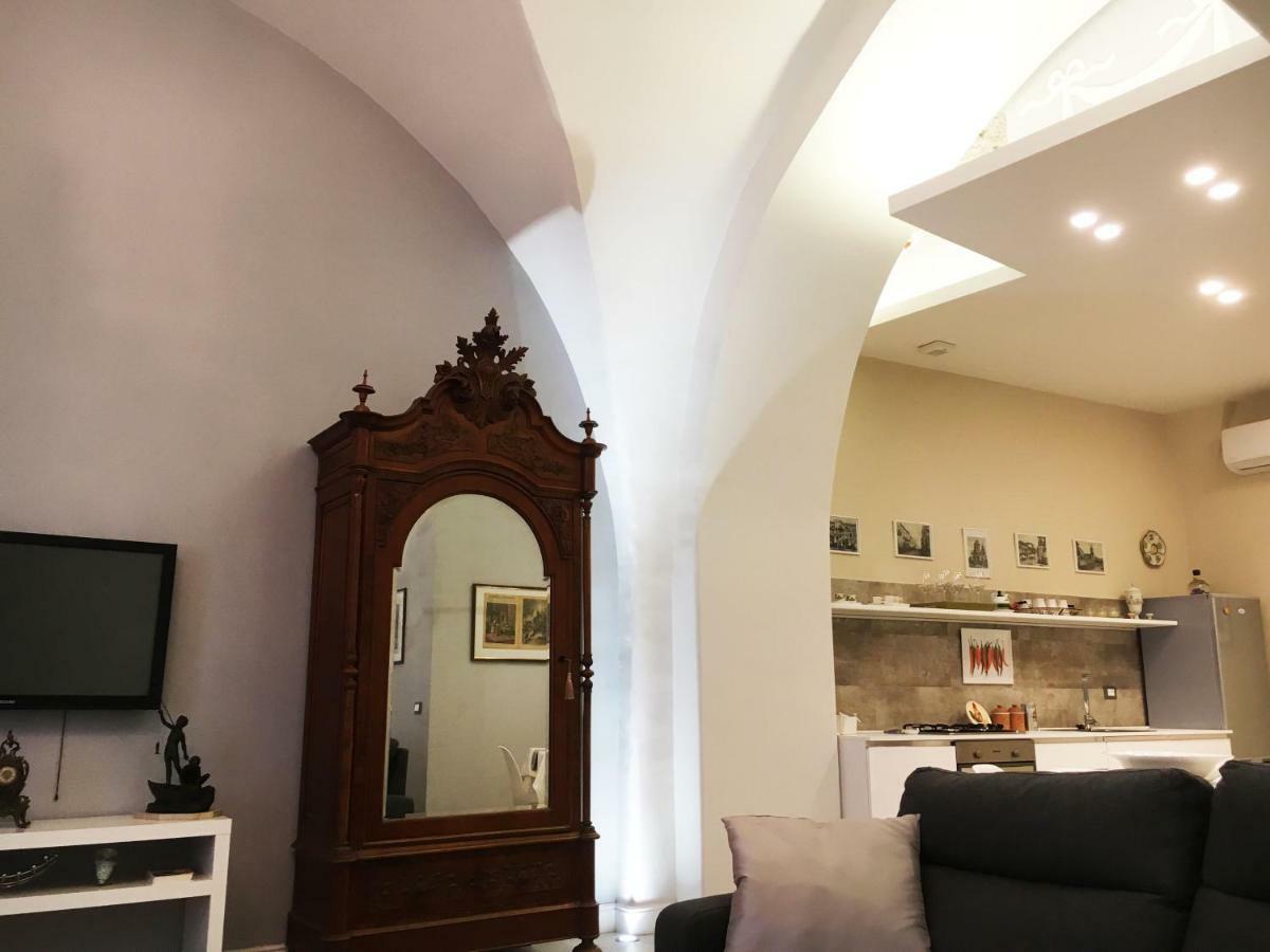 Dimora Del Papa Apartment Катания Екстериор снимка