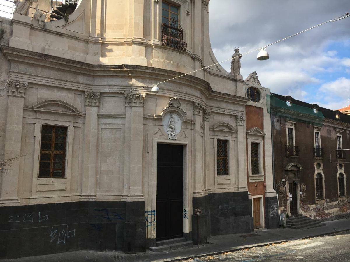 Dimora Del Papa Apartment Катания Екстериор снимка