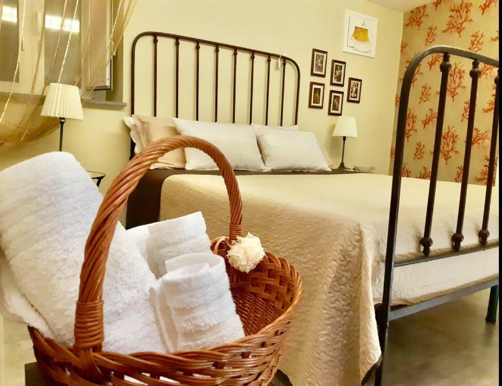 Dimora Del Papa Apartment Катания Екстериор снимка